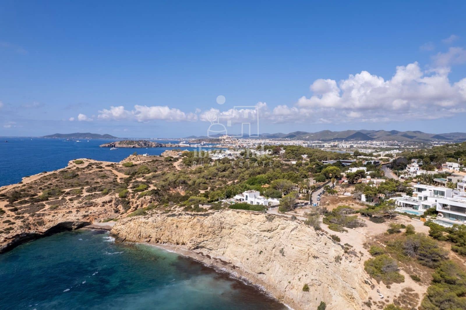 Villa/Maison de 5 chambres à louer à Nuestra Senora de Jesus avec piscine garage - 17 500 € (Ref: 9376418)