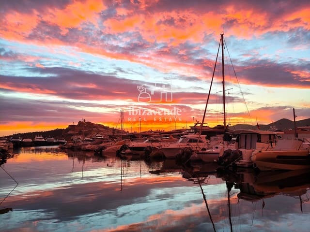 3 soveværelse Lejlighed til leje i Ibiza by med swimmingpool garage - € 7.000 (Ref: 9396695)