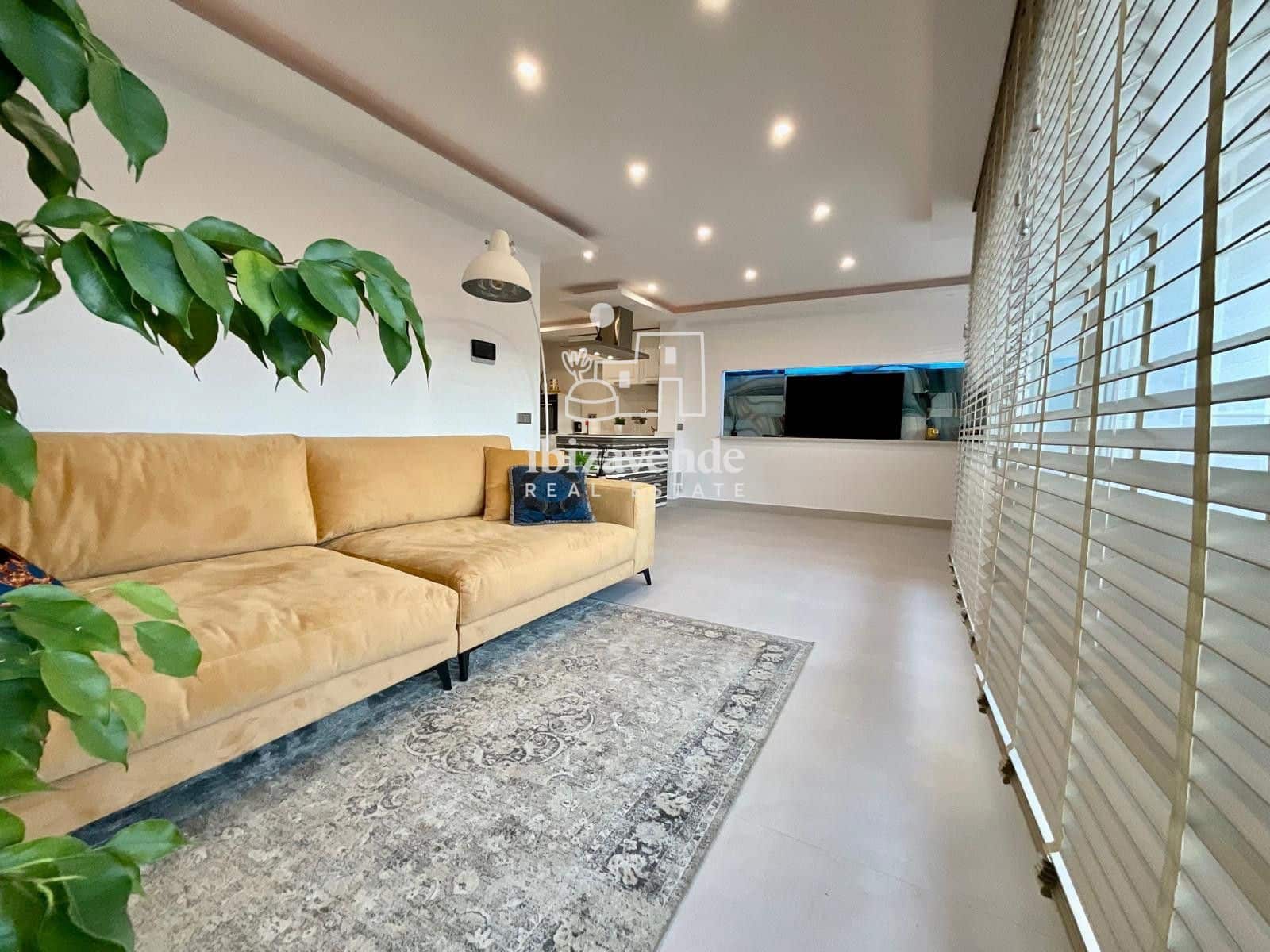 2 soverom Leilighet til leie i Ibiza by med svømmebasseng garasje - € 1 300 (Ref: 9407038)