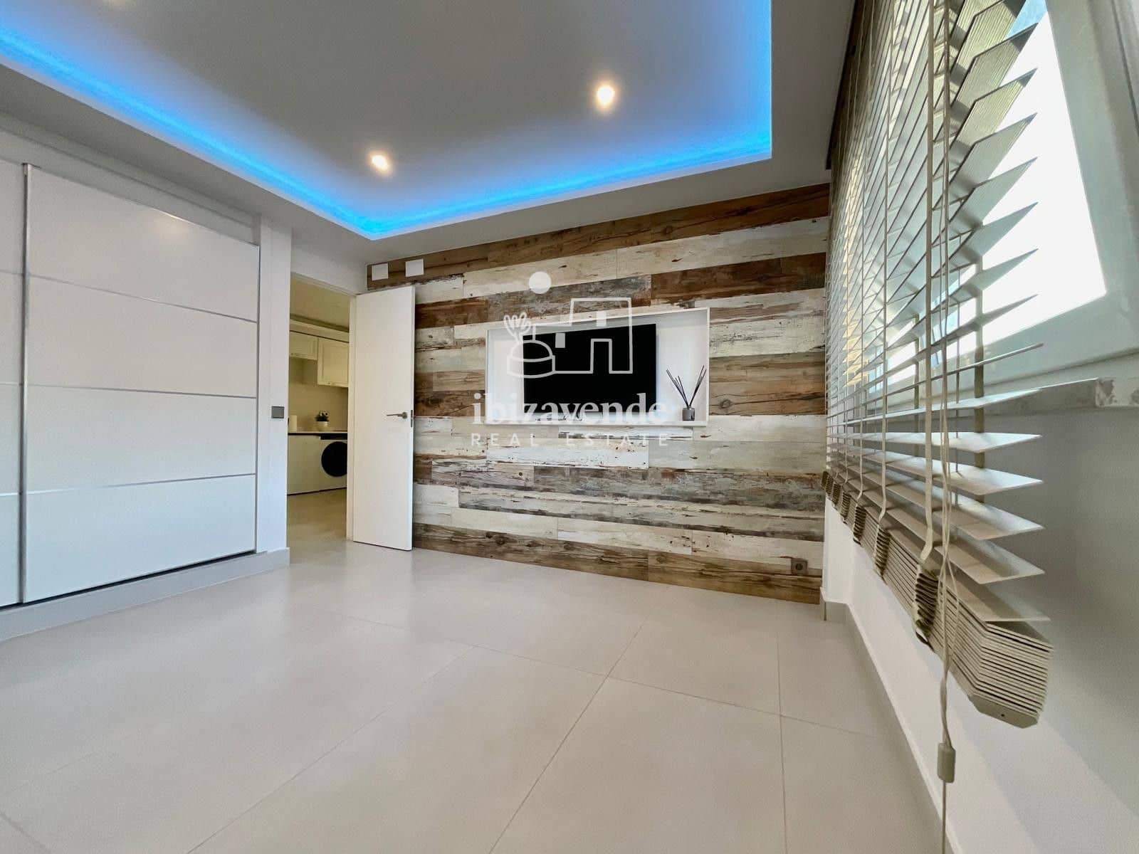 2 soverom Leilighet til leie i Ibiza by med svømmebasseng garasje - € 1 300 (Ref: 9407038)