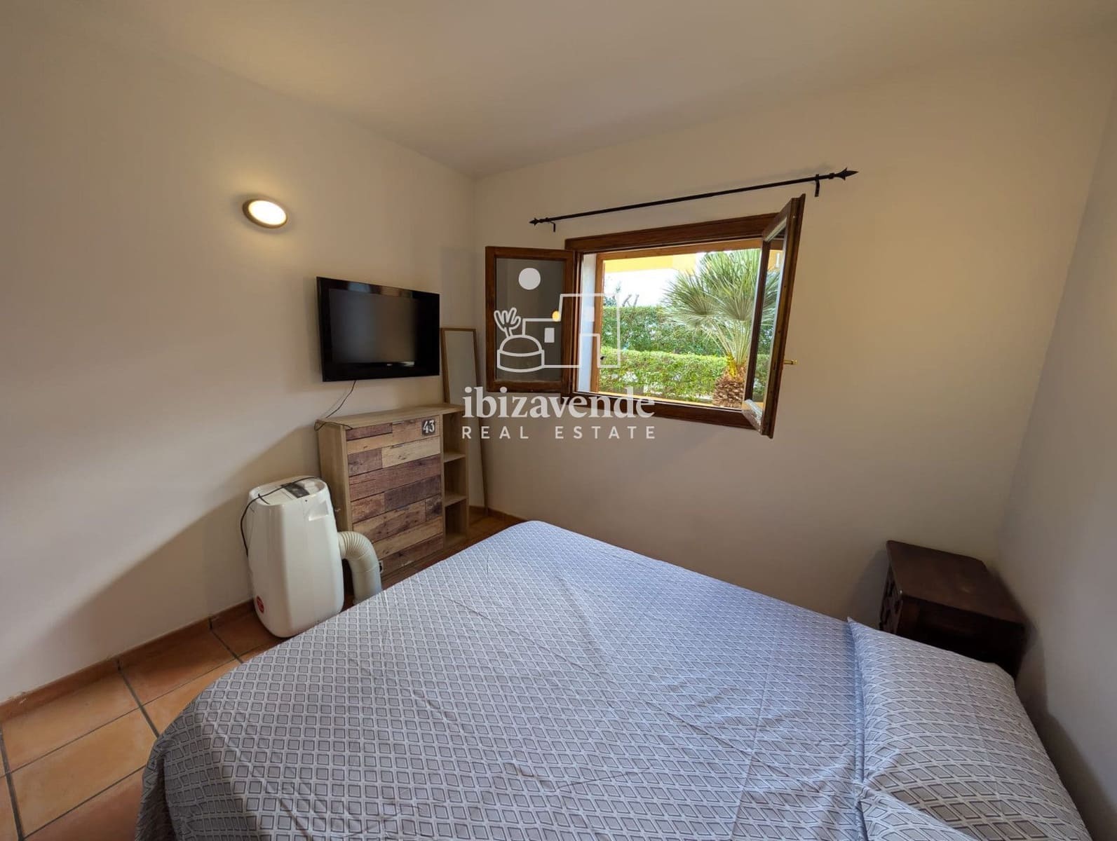 1 soverom Leilighet til leie i Port des Torrent - € 1 300 (Ref: 9407039)