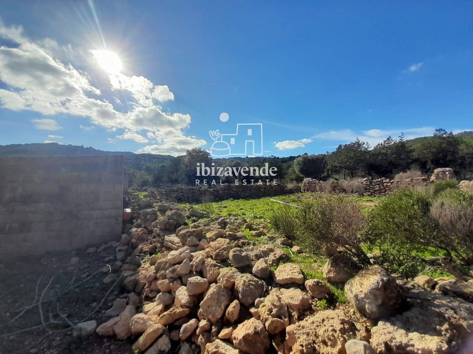 6 bedroom Villa for sale in Sant Joan de Labritja - € 4,500,000 (Ref: 9426496)