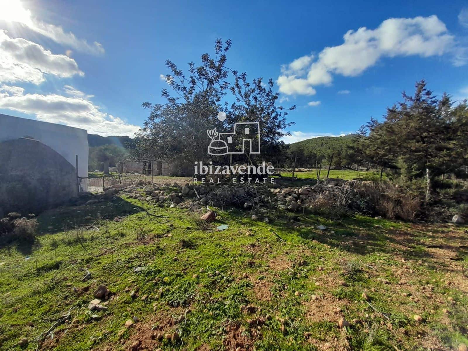 6 bedroom Villa for sale in Sant Joan de Labritja - € 4,500,000 (Ref: 9426496)