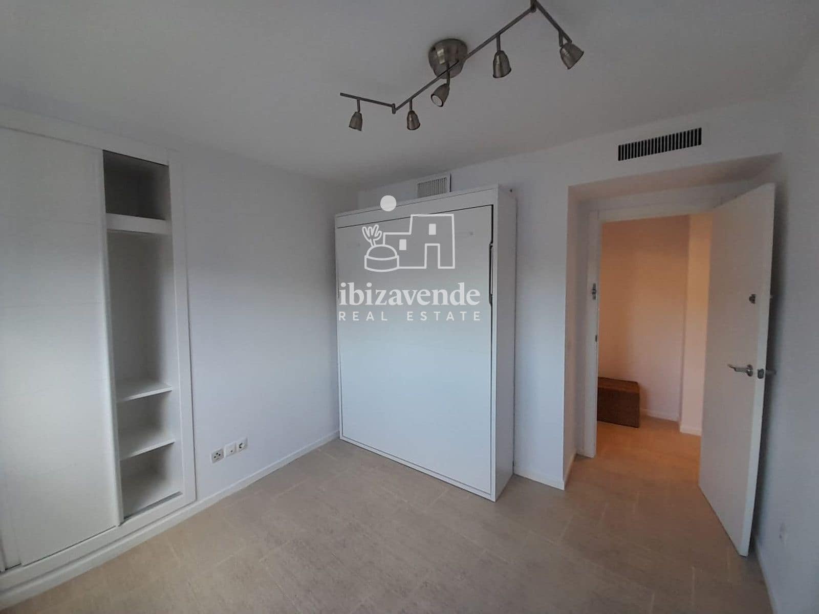 3 soveværelse Lejlighed til salg i Santa Eulalia / Santa Eularia med swimmingpool garage - € 850.000 (Ref: 9426601)