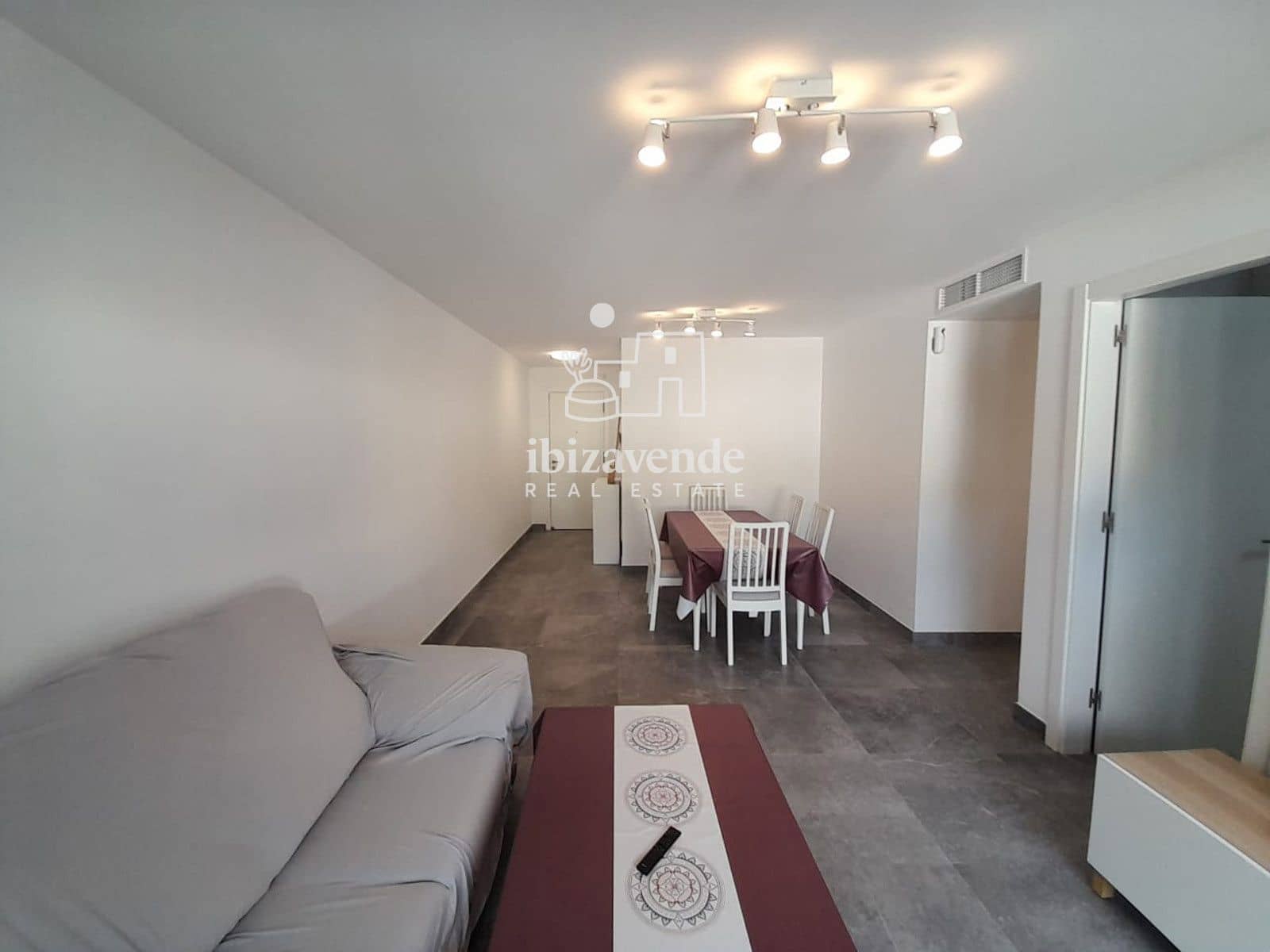 3 bedroom Flat for rent in Santa Eulalia / Santa Eularia with garage - € 2,950 (Ref: 9432520)