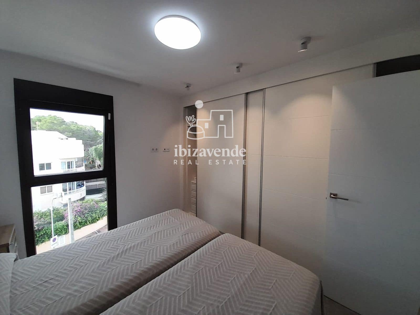 3 bedroom Flat for rent in Santa Eulalia / Santa Eularia with garage - € 2,950 (Ref: 9432520)