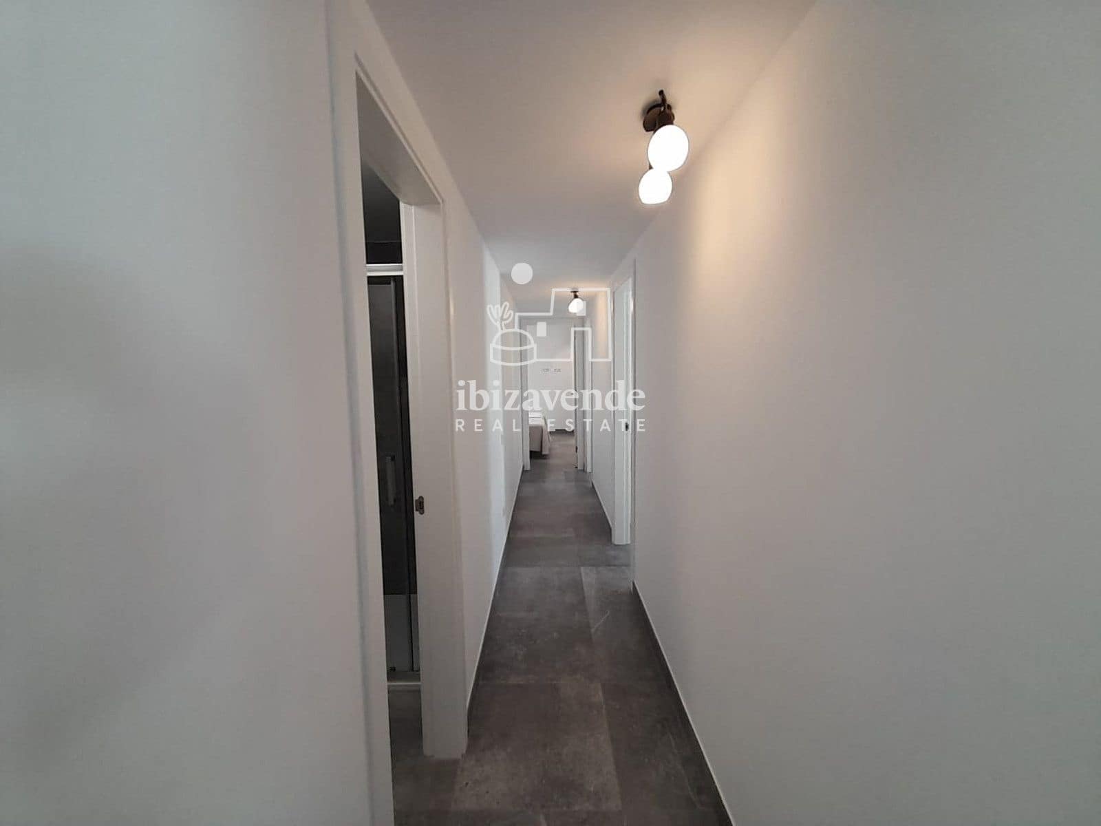 3 bedroom Flat for rent in Santa Eulalia / Santa Eularia with garage - € 2,950 (Ref: 9432520)