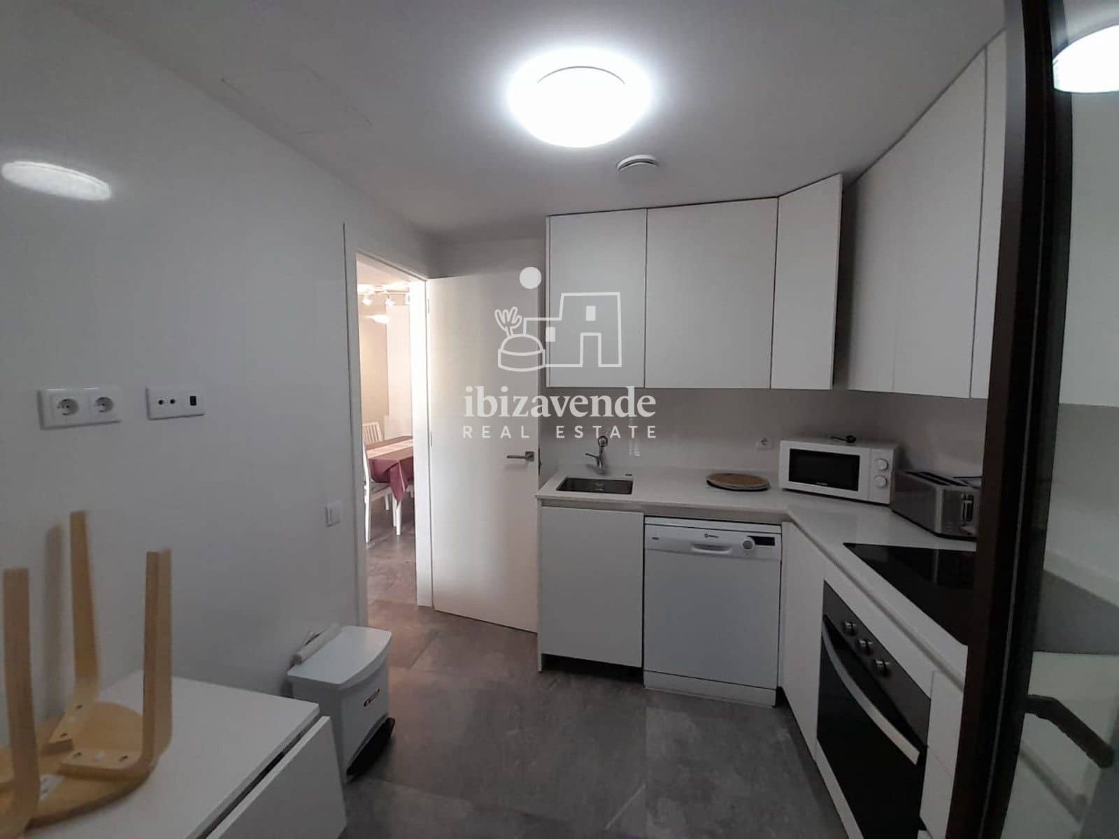 3 bedroom Flat for rent in Santa Eulalia / Santa Eularia with garage - € 2,950 (Ref: 9432520)
