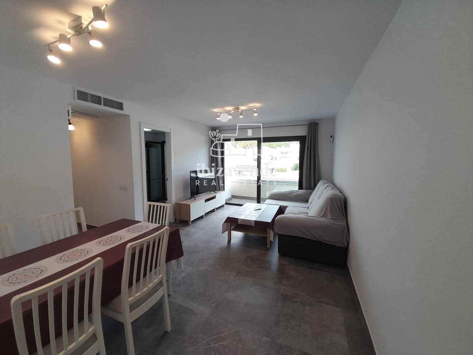 3 bedroom Flat for rent in Santa Eulalia / Santa Eularia with garage - € 2,950 (Ref: 9432520)