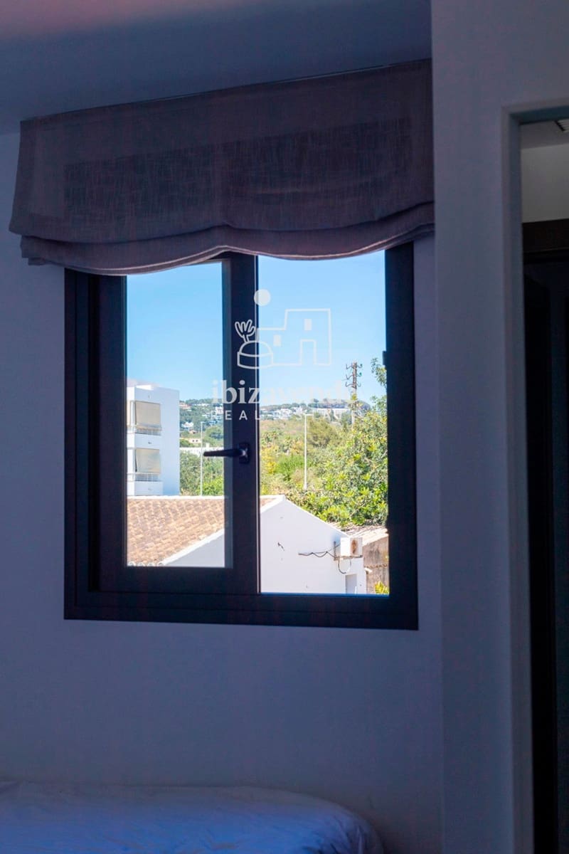 3 quarto Apartamento para arrendar em Nuestra Senora de Jesus com garagem - 4 500 € (Ref: 9453517)