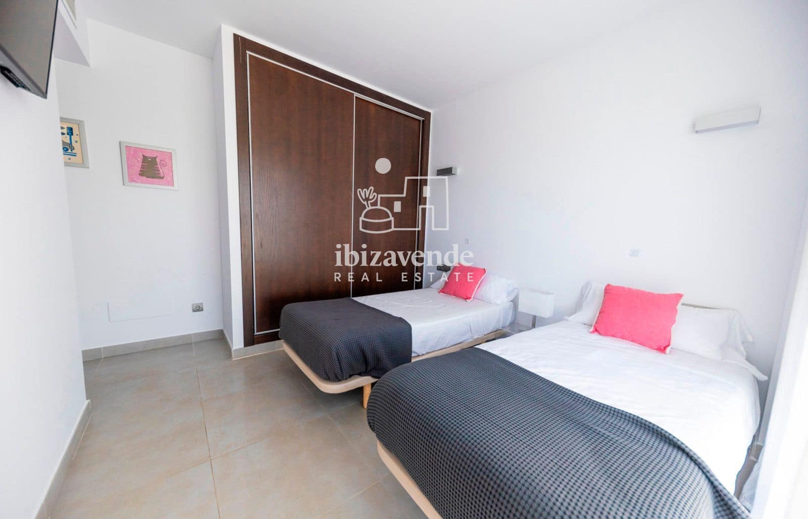 3 quarto Apartamento para arrendar em Nuestra Senora de Jesus com garagem - 4 500 € (Ref: 9453517)