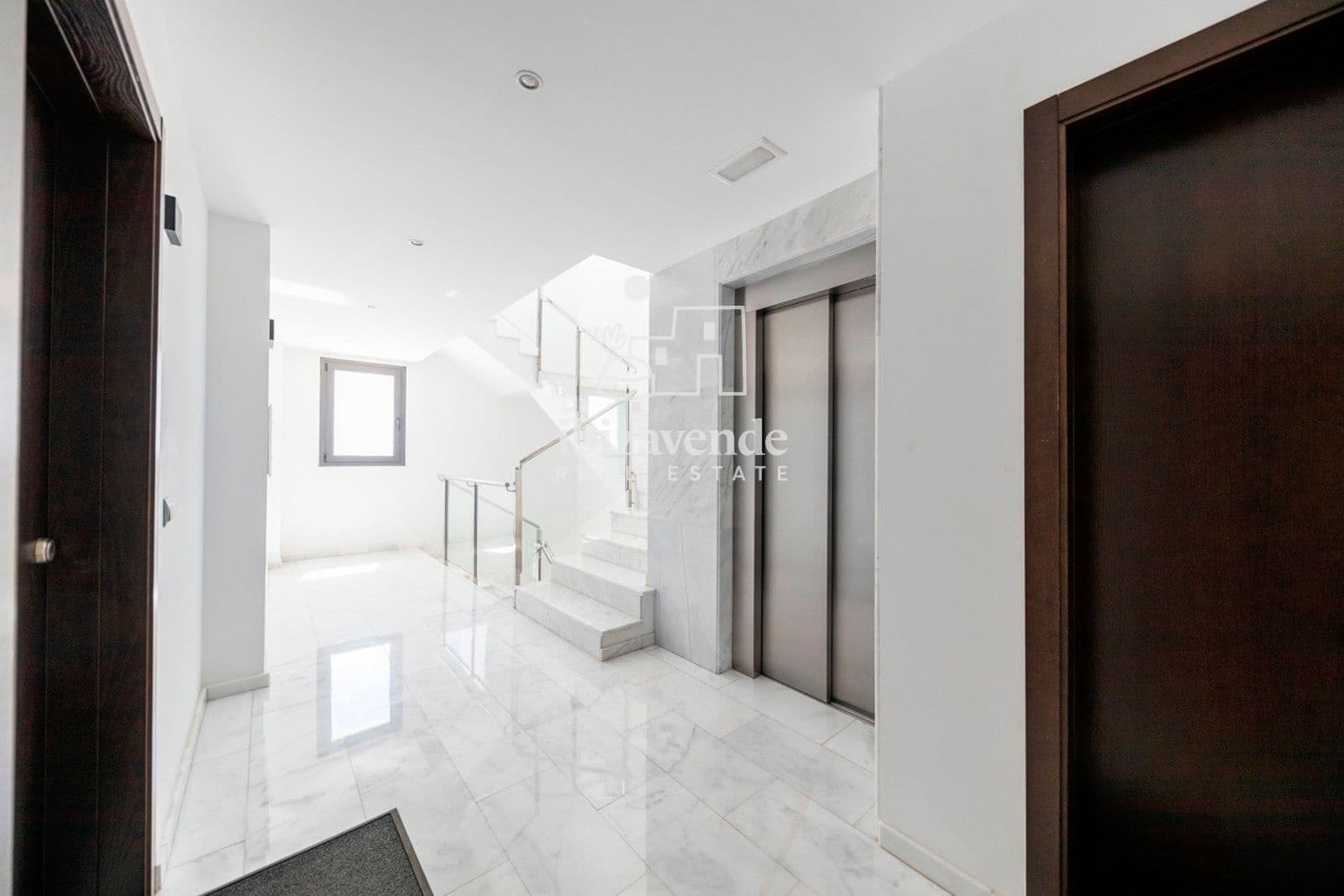 3 quarto Apartamento para arrendar em Nuestra Senora de Jesus com garagem - 4 500 € (Ref: 9453517)