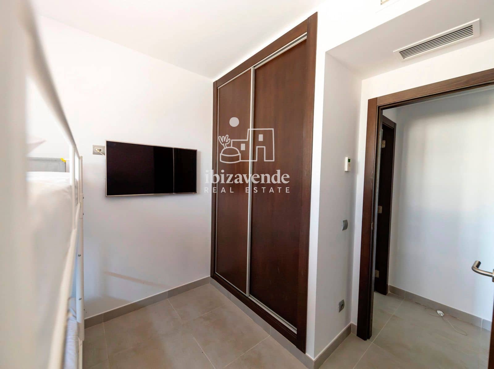 3 quarto Apartamento para arrendar em Nuestra Senora de Jesus com garagem - 4 500 € (Ref: 9453517)