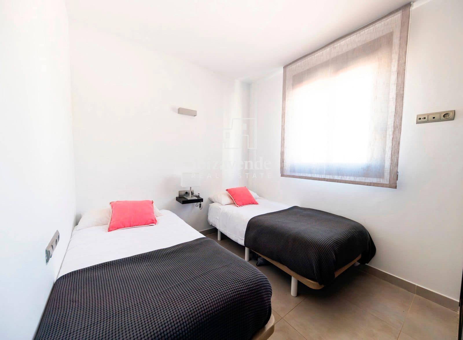 3 quarto Apartamento para arrendar em Nuestra Senora de Jesus com garagem - 4 500 € (Ref: 9453517)