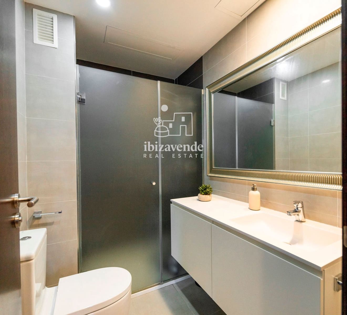 3 quarto Apartamento para arrendar em Nuestra Senora de Jesus com garagem - 4 500 € (Ref: 9453517)