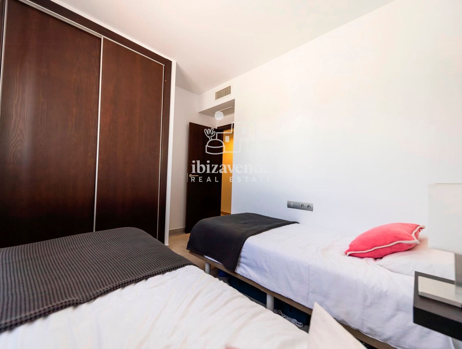 3 quarto Apartamento para arrendar em Nuestra Senora de Jesus com garagem - 4 500 € (Ref: 9453517)