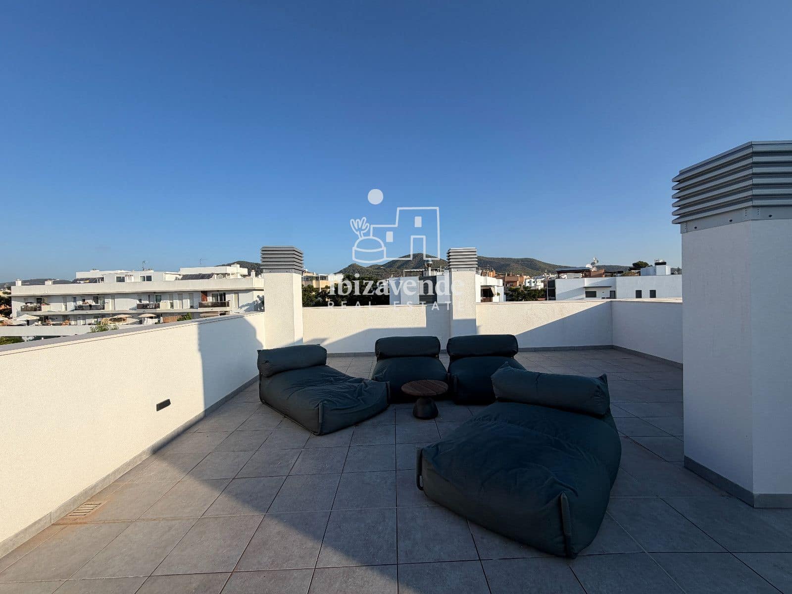 3 bedroom Penthouse for sale in Ibiza / Eivissa town with pool garage - € 698,000 (Ref: 9455666)