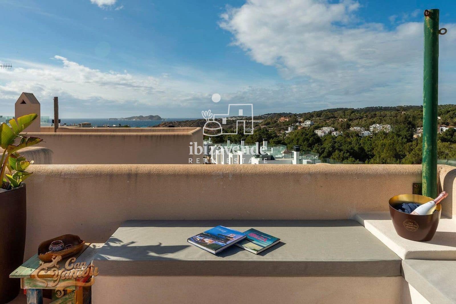 Chalet de 3 habitaciones en Cala Tarida en alquiler con piscina garaje - 4.500 € (Ref: 9469983)