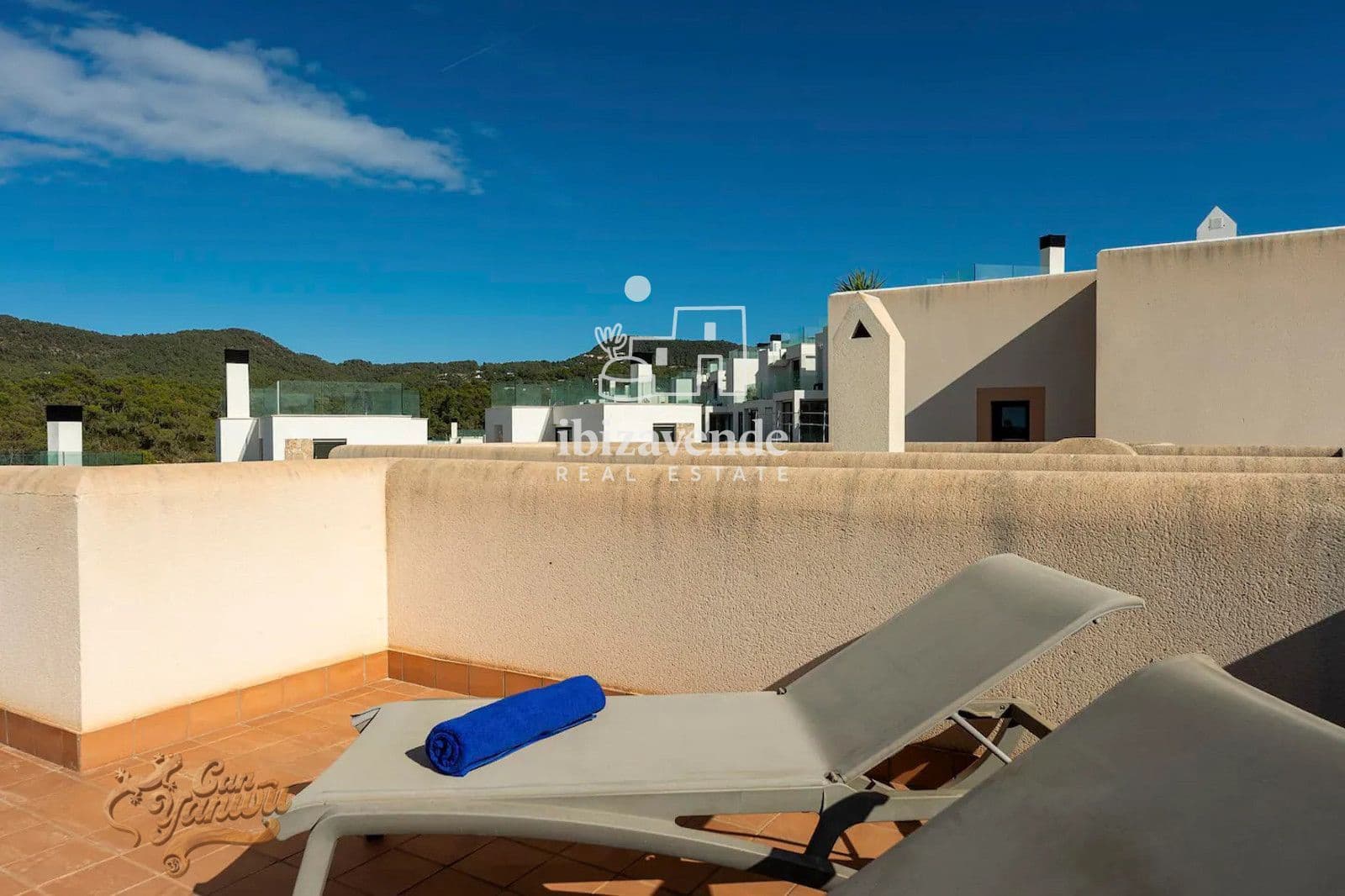Chalet de 3 habitaciones en Cala Tarida en alquiler con piscina garaje - 4.500 € (Ref: 9469983)