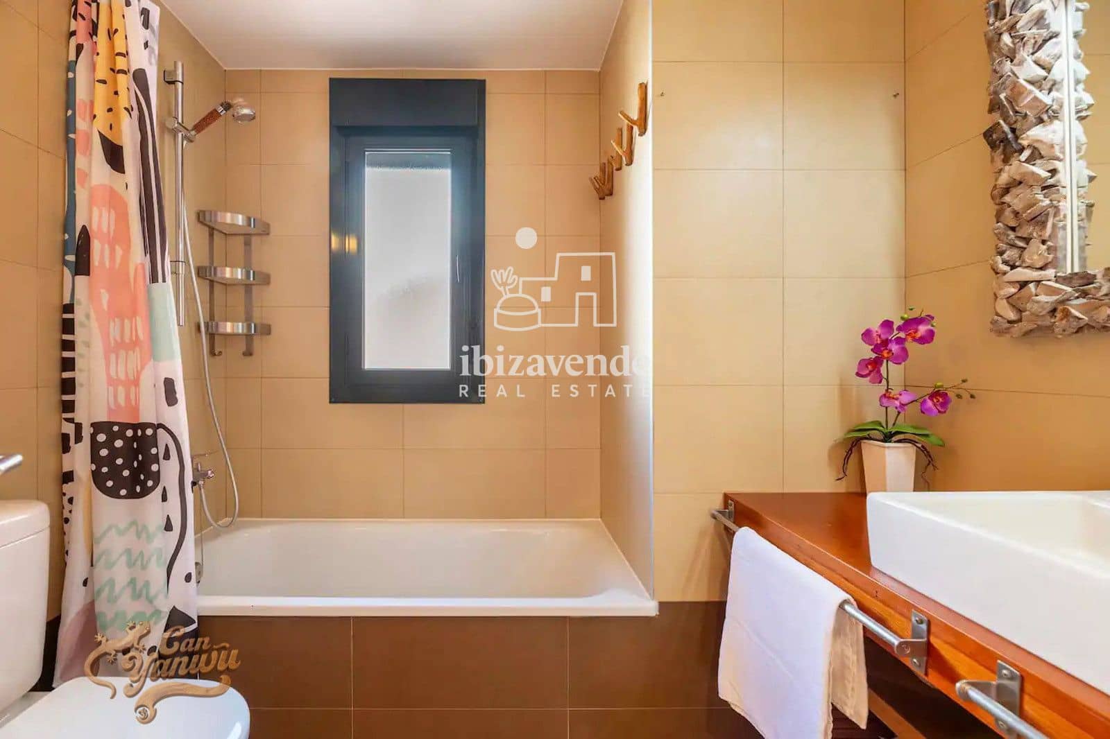 Chalet de 3 habitaciones en Cala Tarida en alquiler con piscina garaje - 4.500 € (Ref: 9469983)