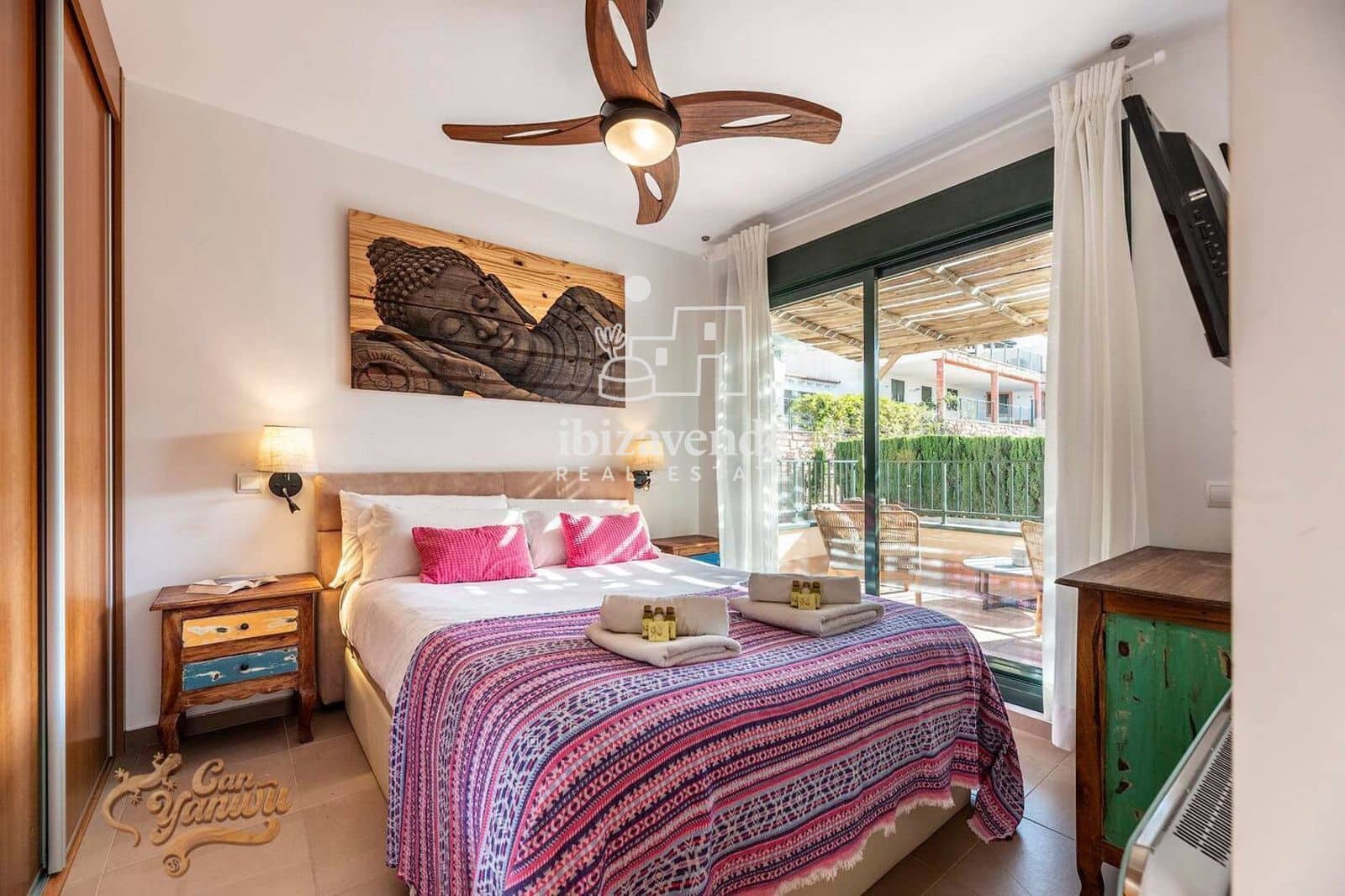 Chalet de 3 habitaciones en Cala Tarida en alquiler con piscina garaje - 4.500 € (Ref: 9469983)