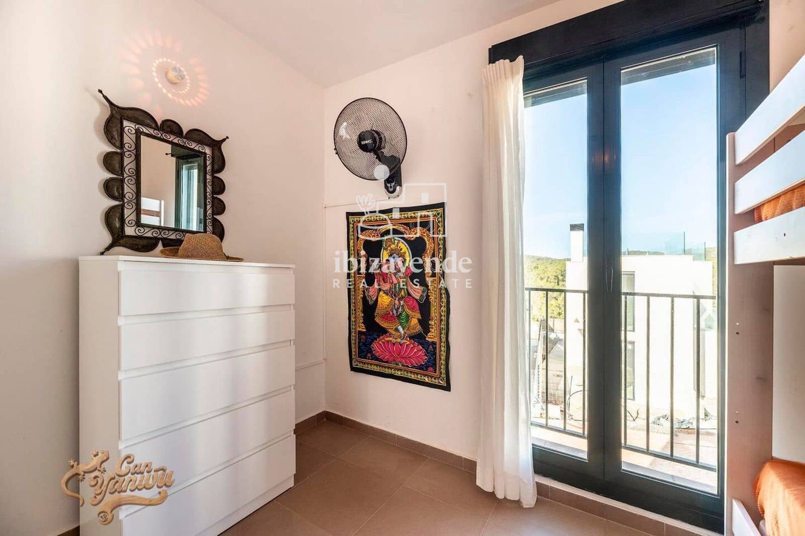 Chalet de 3 habitaciones en Cala Tarida en alquiler con piscina garaje - 4.500 € (Ref: 9469983)