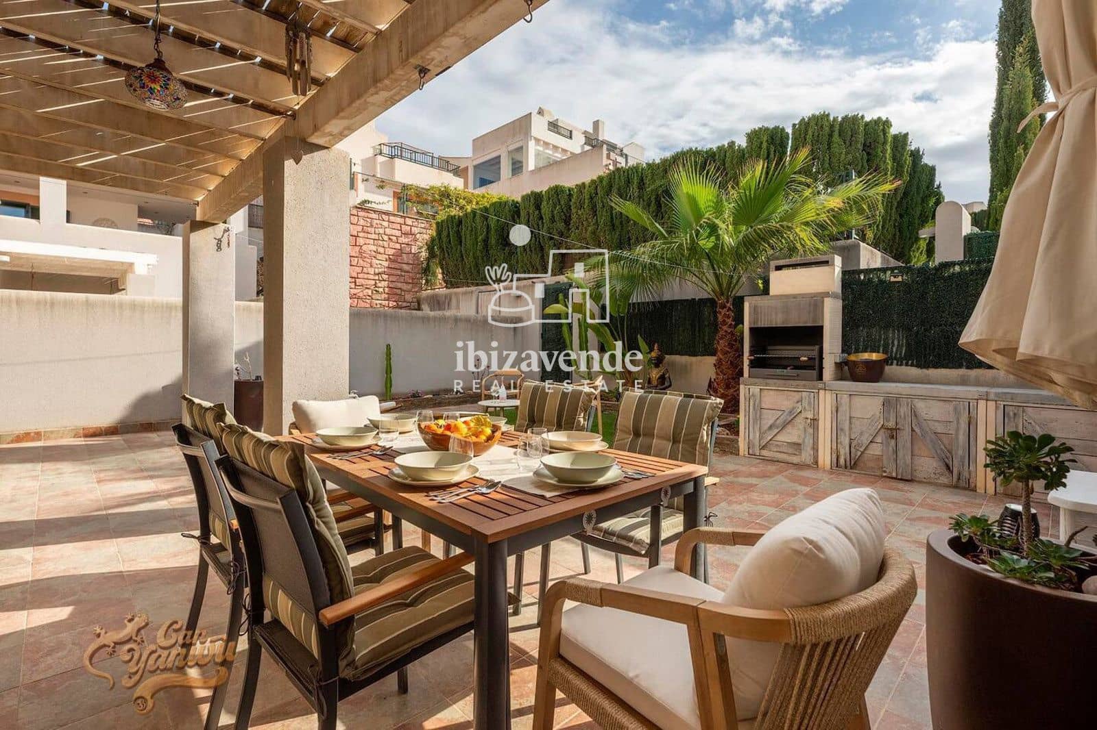 Chalet de 3 habitaciones en Cala Tarida en alquiler con piscina garaje - 4.500 € (Ref: 9469983)