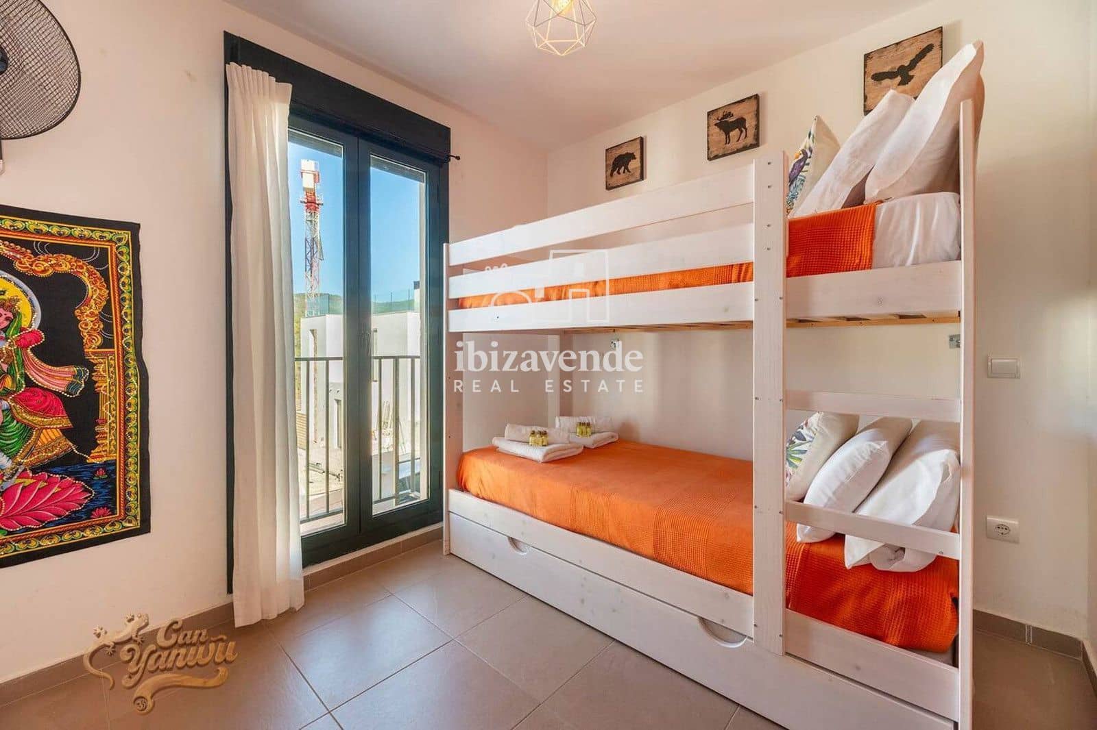 Chalet de 3 habitaciones en Cala Tarida en alquiler con piscina garaje - 4.500 € (Ref: 9469983)