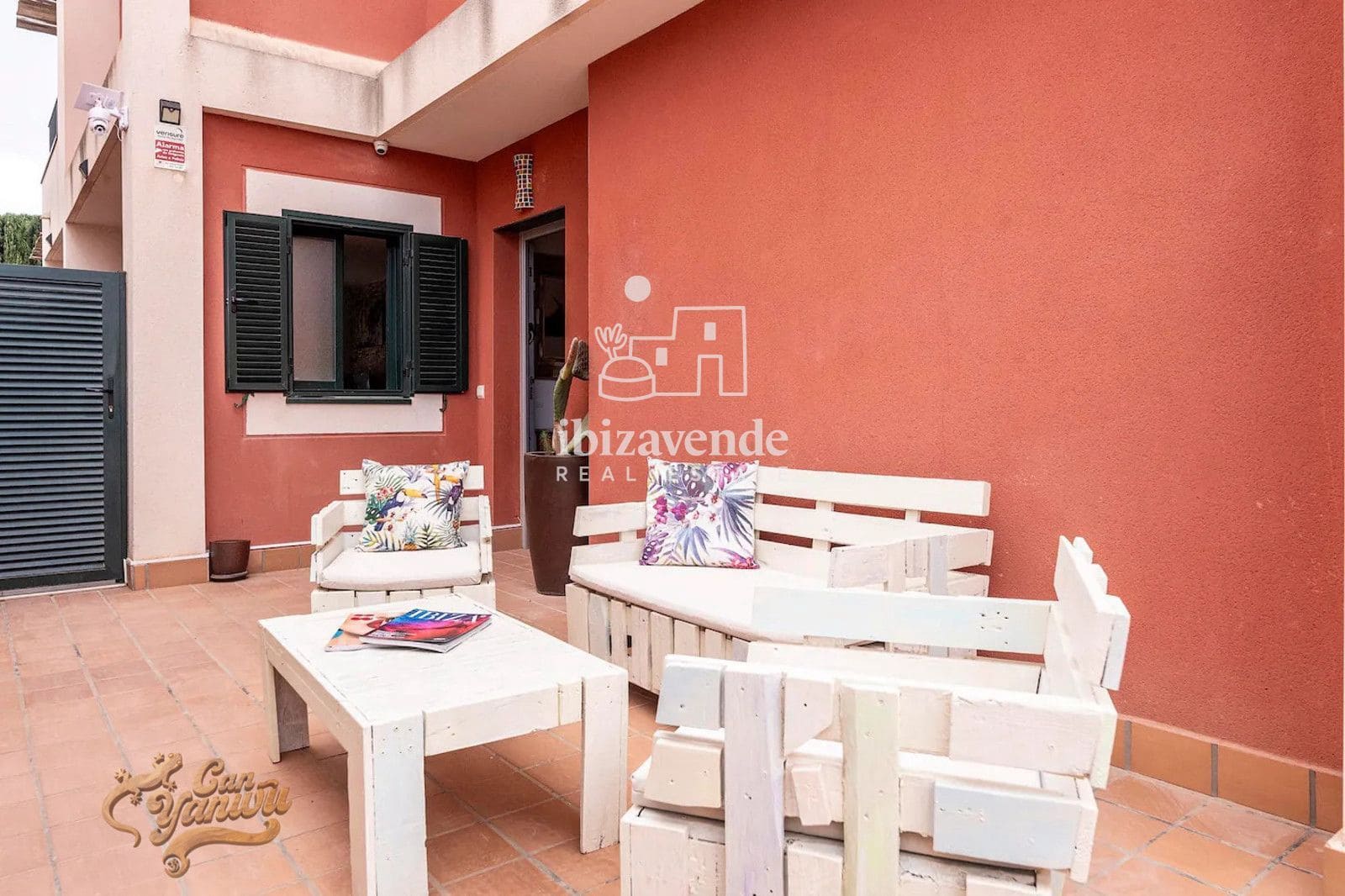 Chalet de 3 habitaciones en Cala Tarida en alquiler con piscina garaje - 4.500 € (Ref: 9469983)