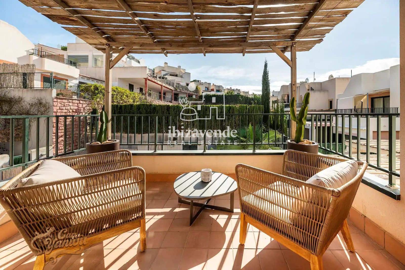 Chalet de 3 habitaciones en Cala Tarida en alquiler con piscina garaje - 4.500 € (Ref: 9469983)