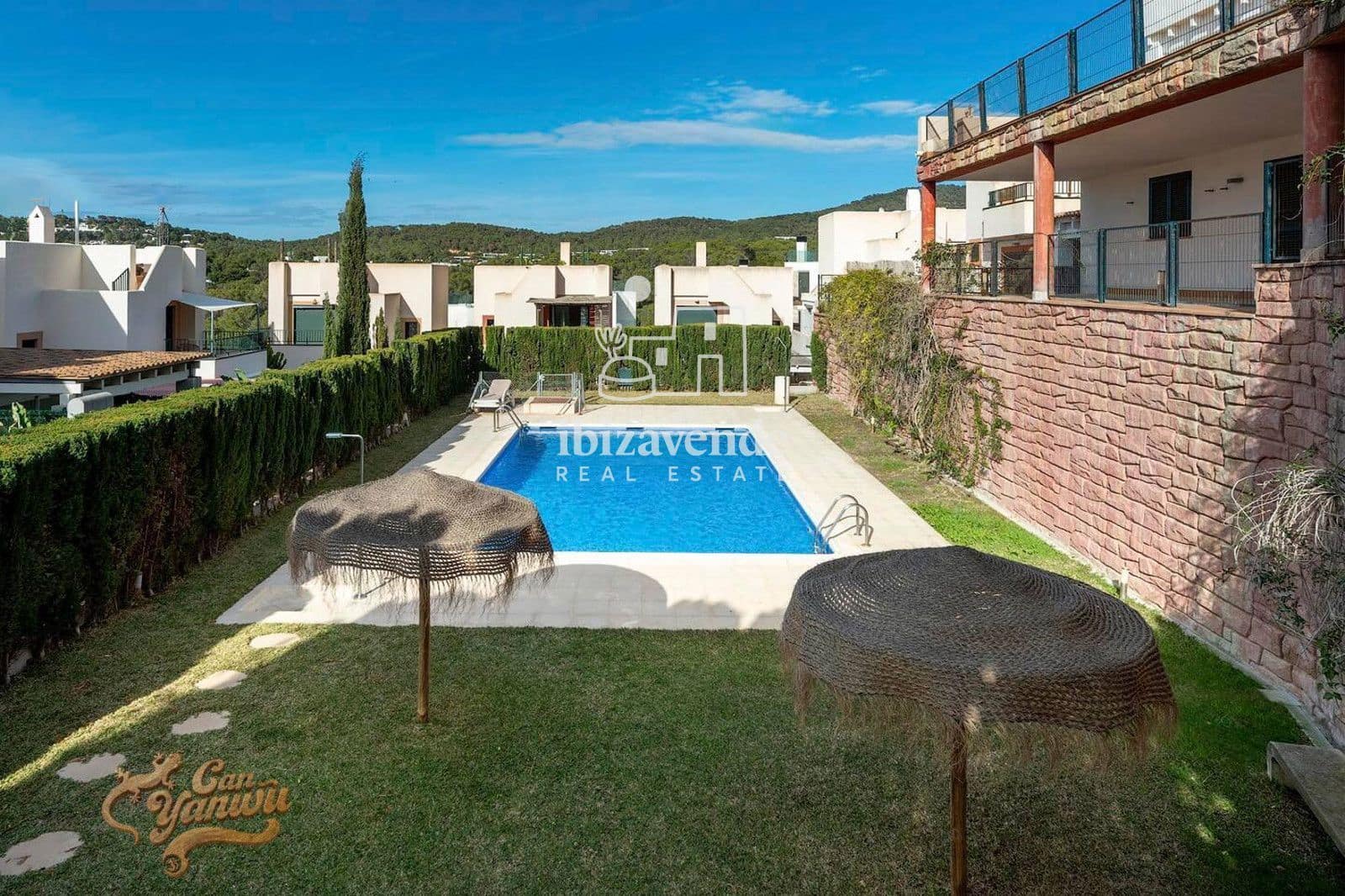 Chalet de 3 habitaciones en Cala Tarida en alquiler con piscina garaje - 4.500 € (Ref: 9469983)