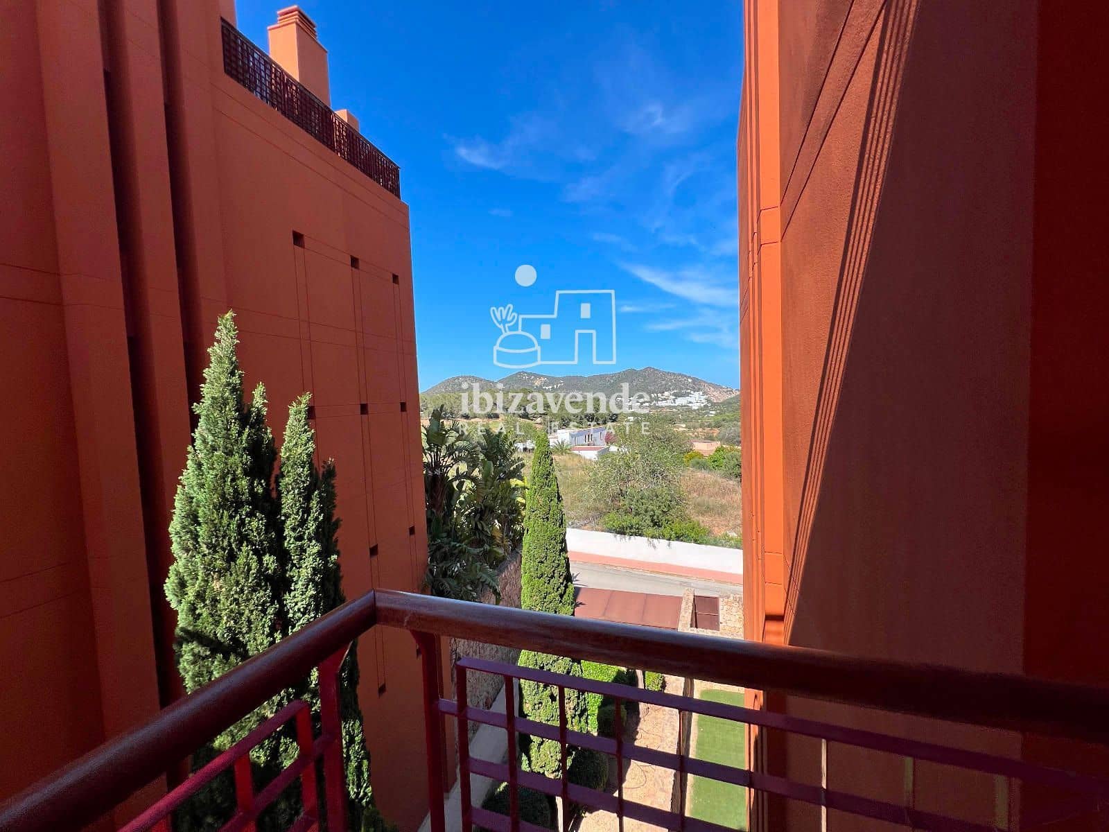 3 soverom Leilighet til leie i Roca Llisa med svømmebasseng garasje - € 3 900 (Ref: 9483924)