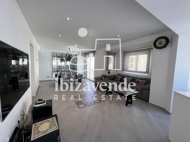 2 bedroom Flat for sale in Ibiza / Eivissa town with garage - € 520,000 (Ref: 9500344)