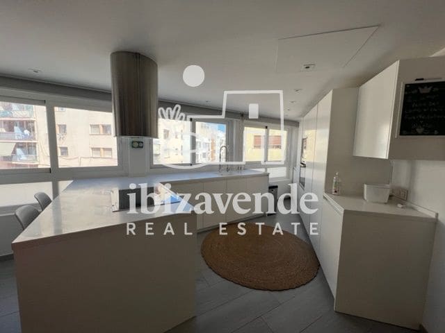 2 bedroom Flat for sale in Ibiza / Eivissa town with garage - € 520,000 (Ref: 9500344)