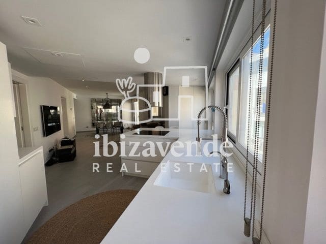 2 bedroom Flat for rent in Ibiza / Eivissa town with garage - € 4,000 (Ref: 9500602)