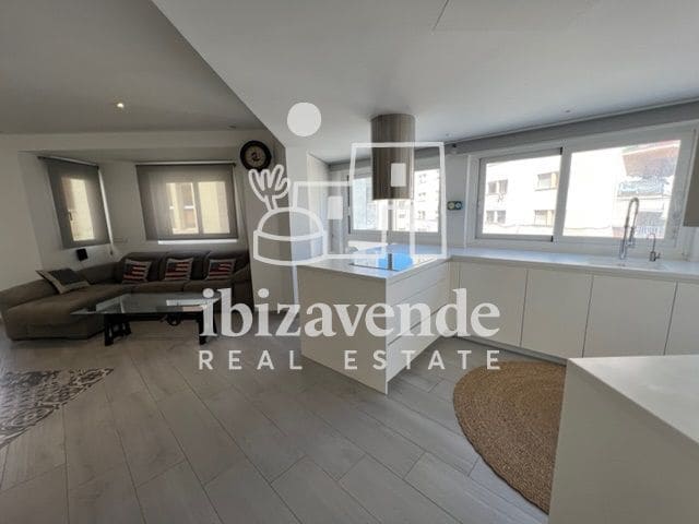 2 bedroom Flat for rent in Ibiza / Eivissa town with garage - € 4,000 (Ref: 9500602)
