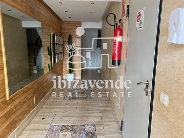 2 bedroom Flat for rent in Ibiza / Eivissa town with garage - € 4,000 (Ref: 9500602)