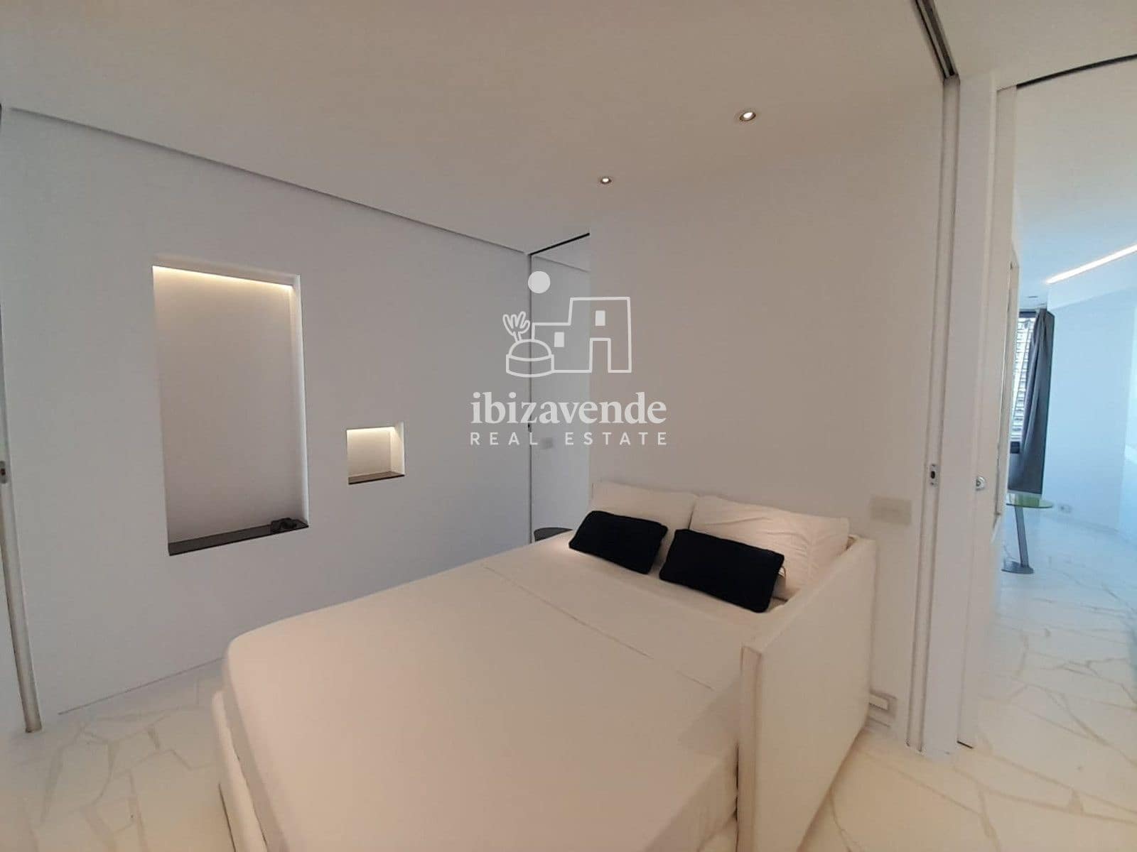 1 bedroom Flat for sale in Ibiza / Eivissa town with pool garage - € 820,000 (Ref: 9500603)