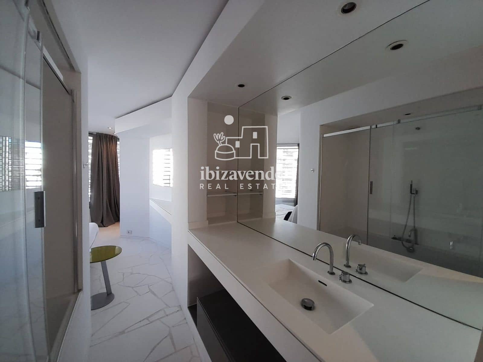 2 bedroom Flat for sale in Ibiza / Eivissa town with pool garage - € 1,220,000 (Ref: 9500745)