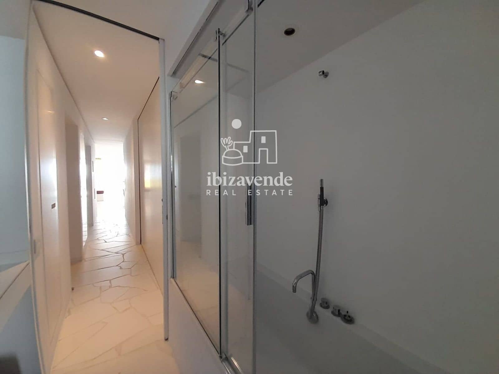 2 bedroom Flat for sale in Ibiza / Eivissa town with pool garage - € 1,220,000 (Ref: 9500745)