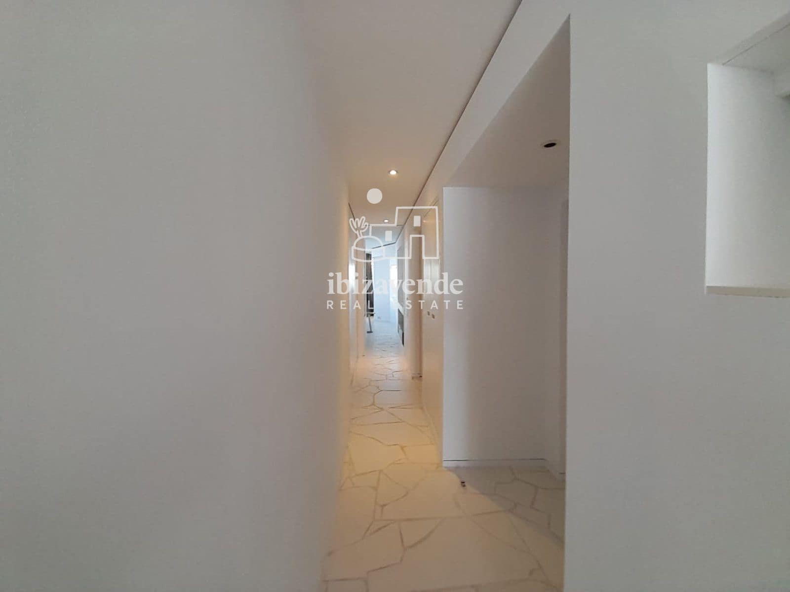 2 bedroom Flat for sale in Ibiza / Eivissa town with pool garage - € 1,220,000 (Ref: 9500745)