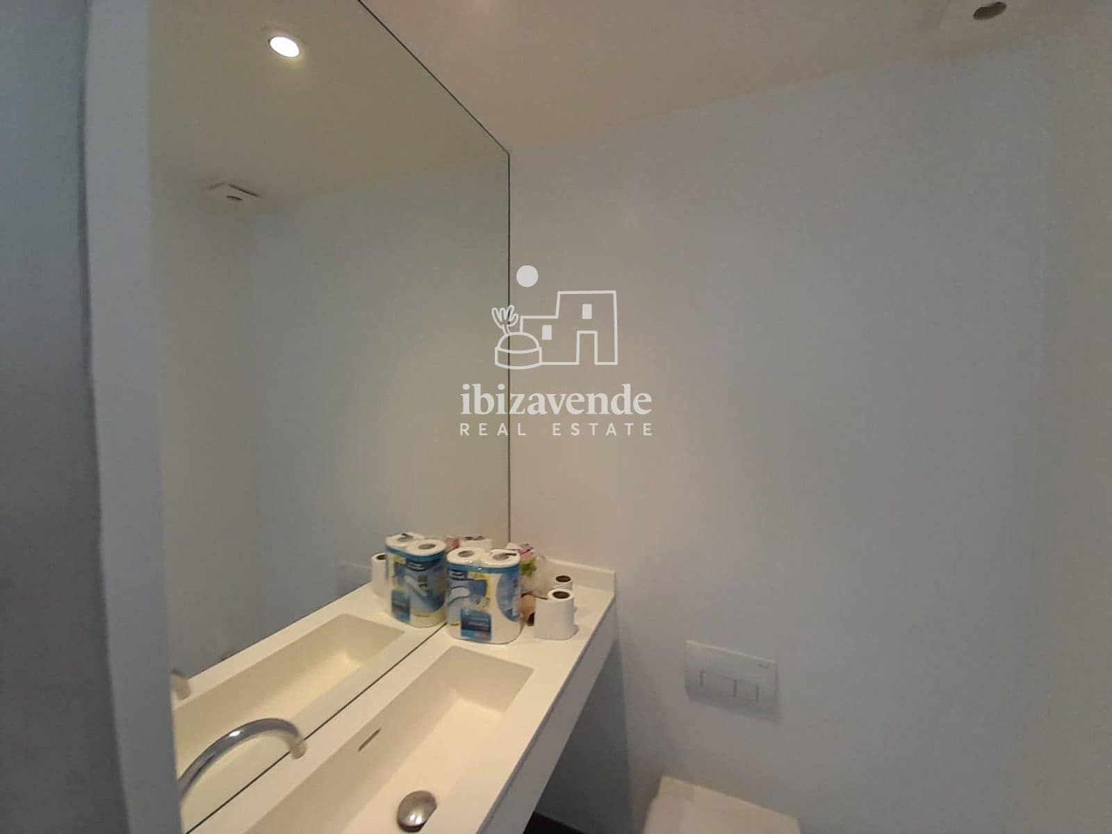 1 bedroom Flat for sale in Ibiza / Eivissa town with pool garage - € 820,000 (Ref: 9500746)