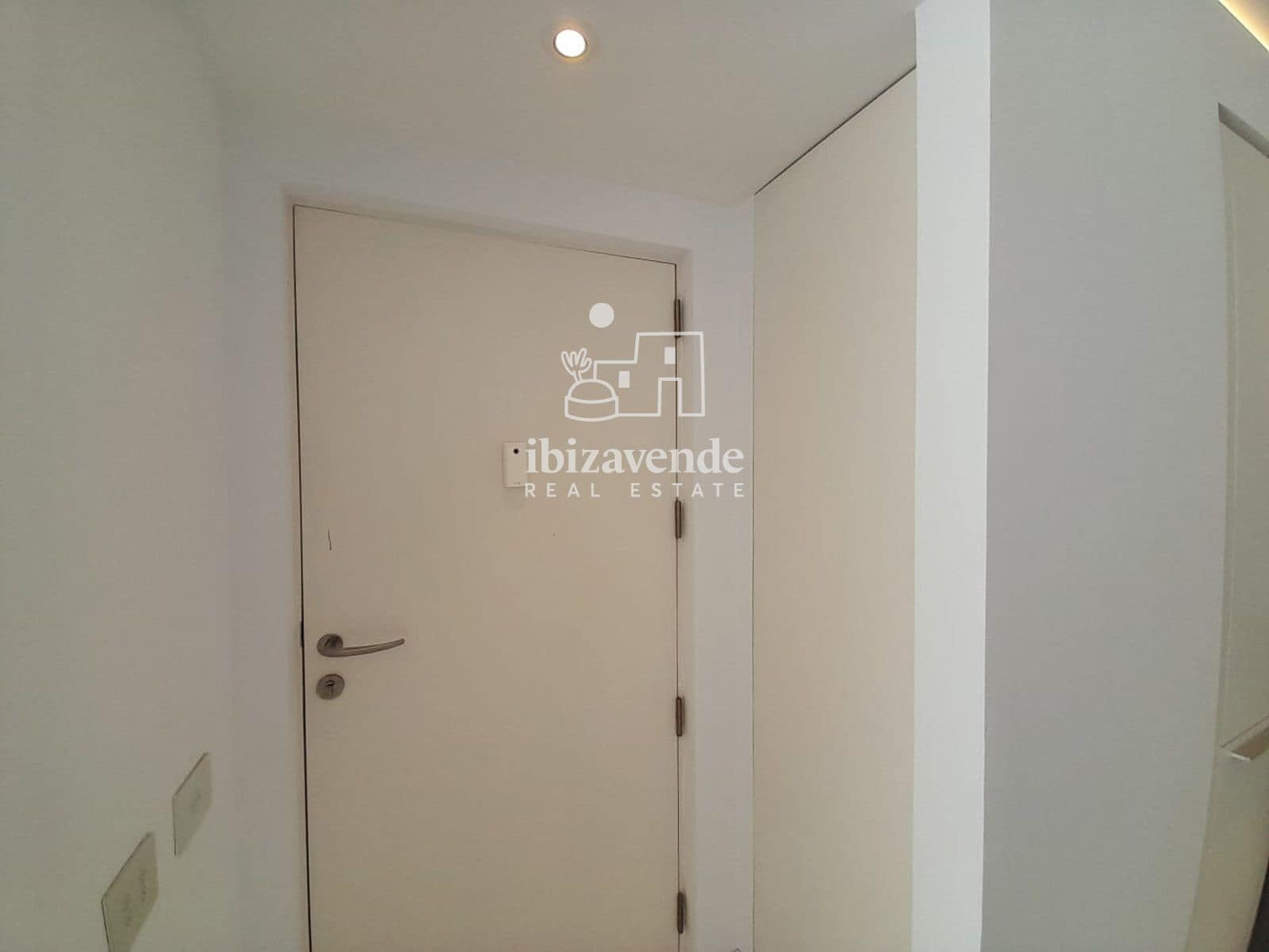 1 bedroom Flat for sale in Ibiza / Eivissa town with pool garage - € 820,000 (Ref: 9500746)
