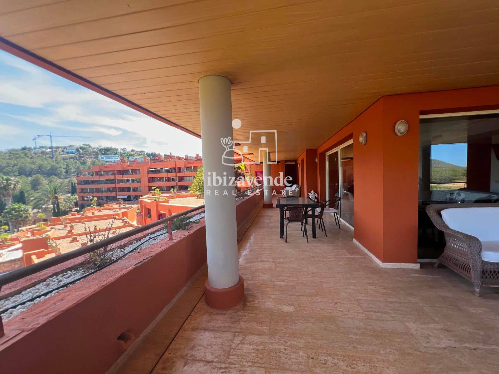 3 camera da letto Appartamento da affittare in Roca Llisa con piscina garage - 2.000 € (Rif: 9503632)