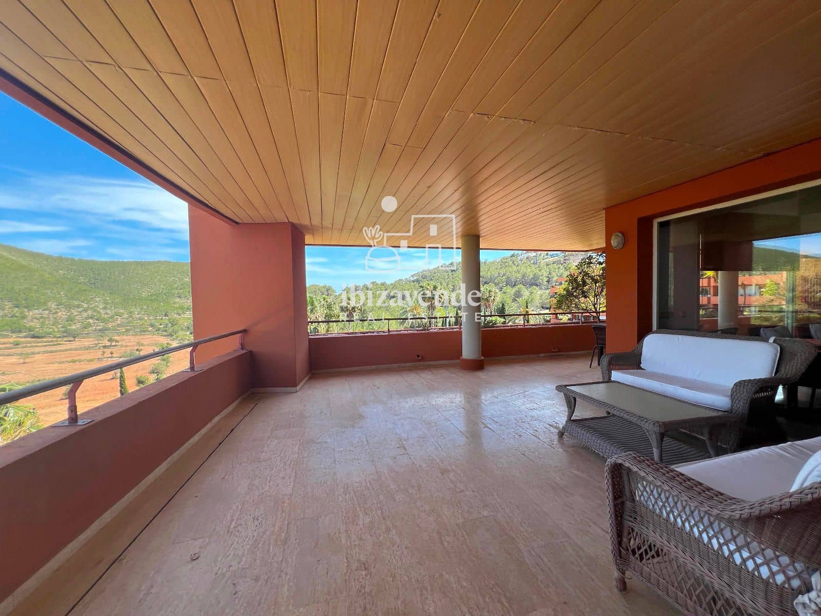 3 camera da letto Appartamento da affittare in Roca Llisa con piscina garage - 2.000 € (Rif: 9503632)