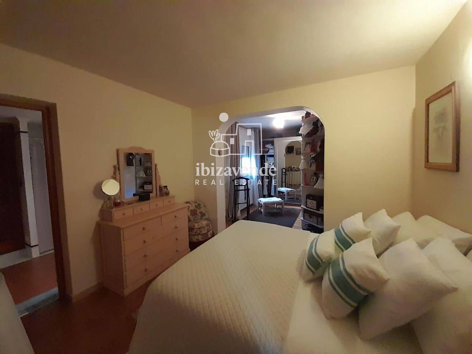 6 bedroom Villa for sale in Santa Eulalia / Santa Eularia with pool garage - € 2,690,000 (Ref: 9511386)