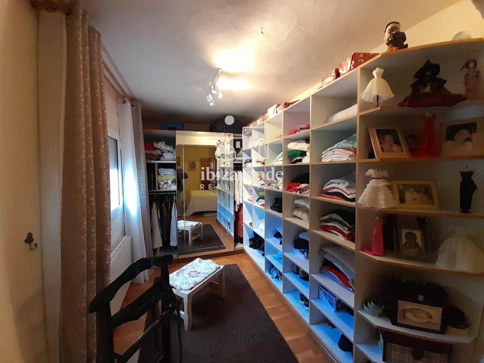 6 bedroom Villa for sale in Santa Eulalia / Santa Eularia with pool garage - € 2,690,000 (Ref: 9511386)