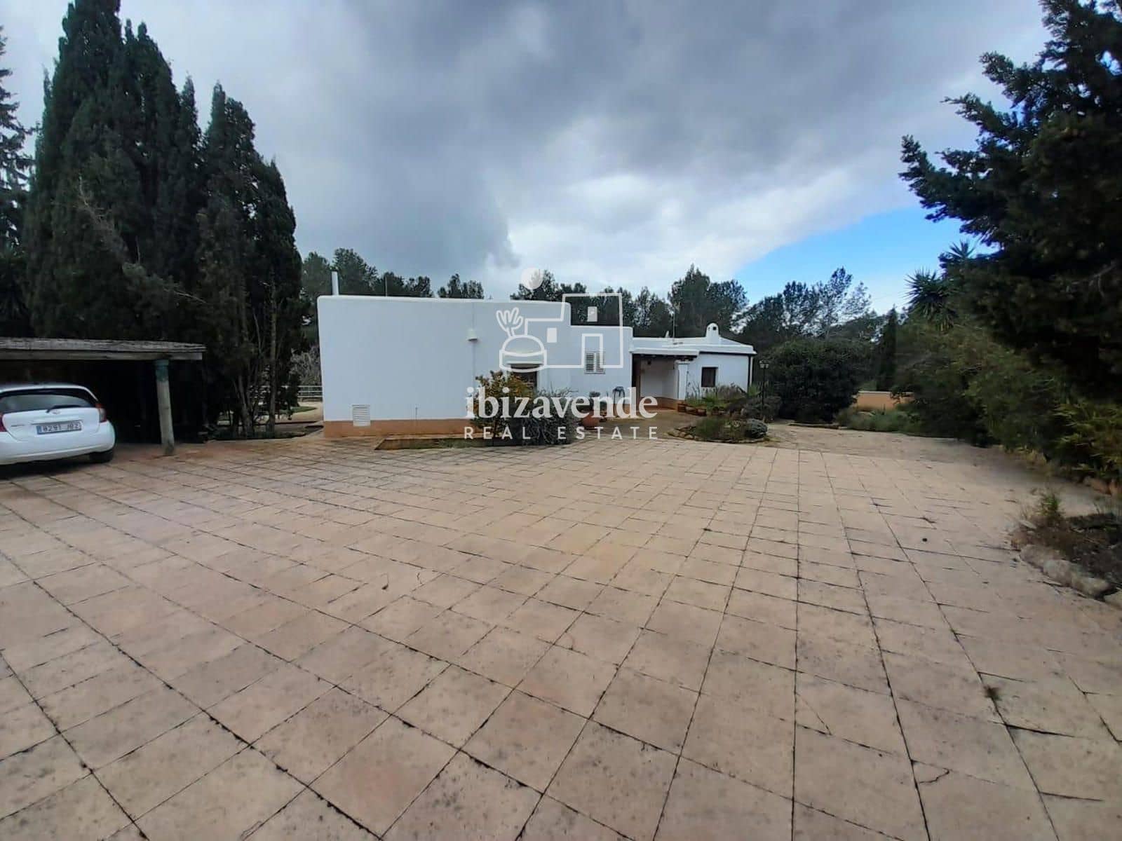 6 bedroom Villa for sale in Santa Eulalia / Santa Eularia with pool garage - € 2,690,000 (Ref: 9511386)