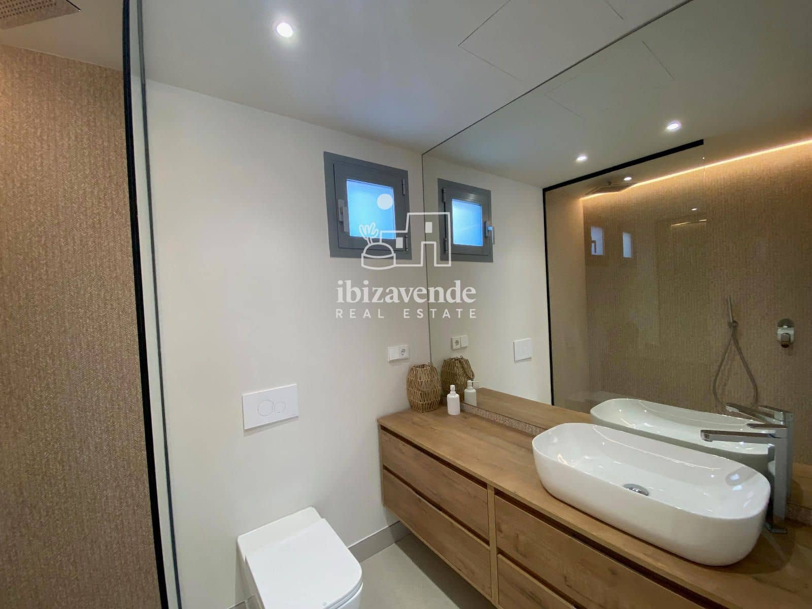 2 soveværelse Penthouse til leje i Cala Gracio med swimmingpool garage - € 1.500 (Ref: 9517866)