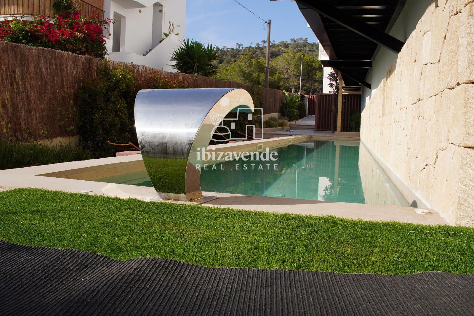 2 soveværelse Penthouse til leje i Cala Gracio med swimmingpool garage - € 1.500 (Ref: 9517866)